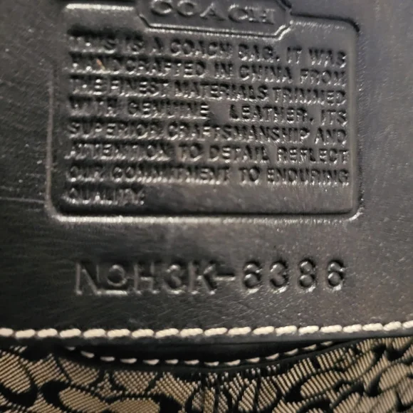 Coach VINTAGE Mini Soho "Hippie" Bag. EUC. And Matching Wristlet. - Picture 3 of 10